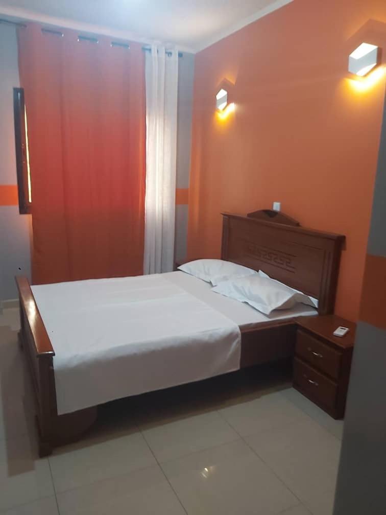 Hotel Appart B4U - Etoudi Yaoundé Exteriör bild