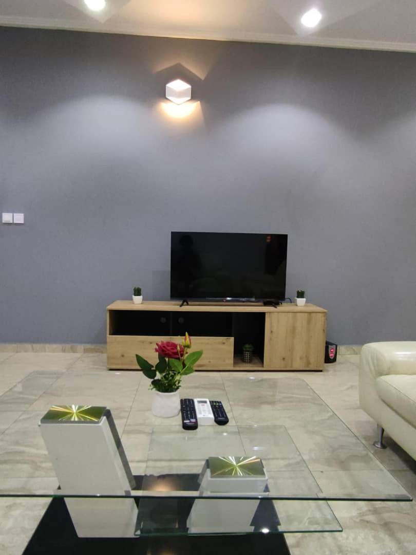 Hotel Appart B4U - Etoudi Yaoundé Exteriör bild
