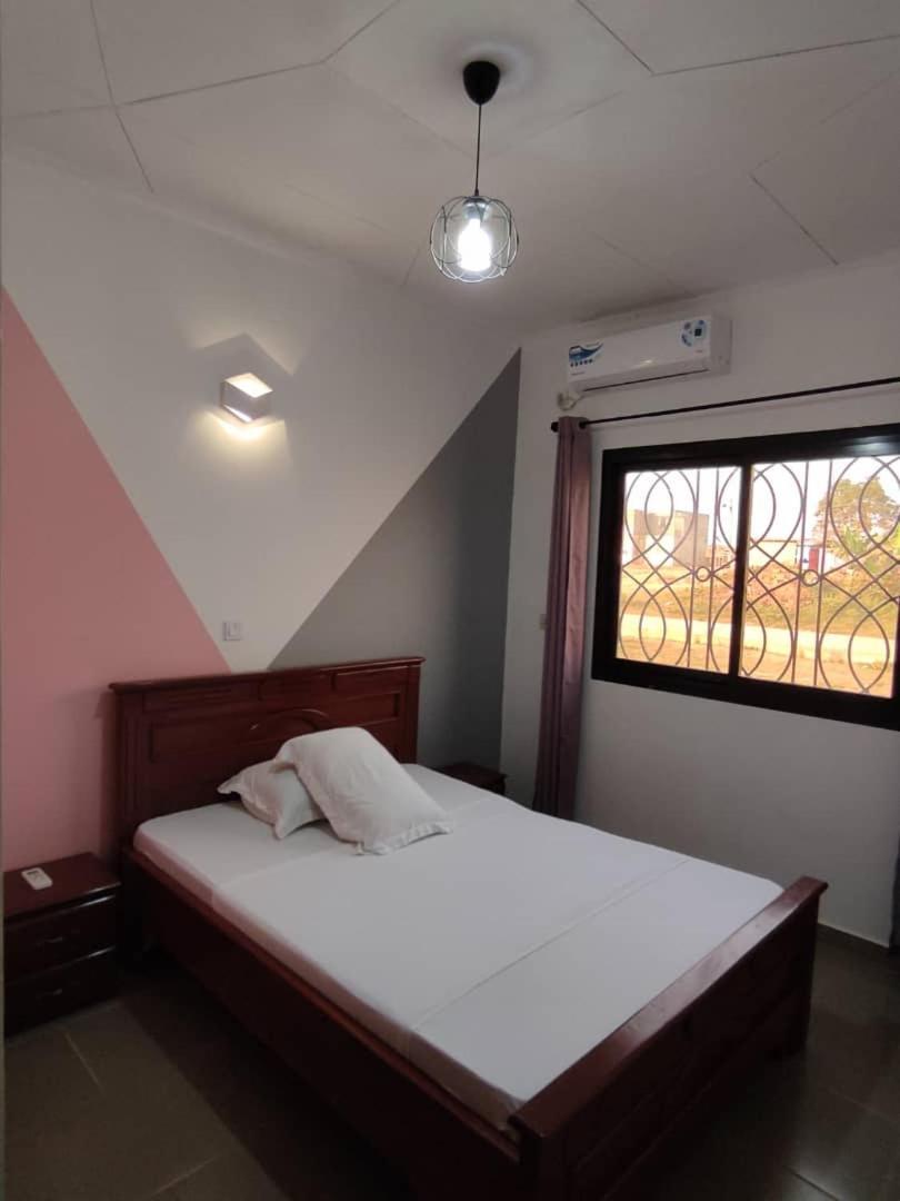 Hotel Appart B4U - Etoudi Yaoundé Exteriör bild