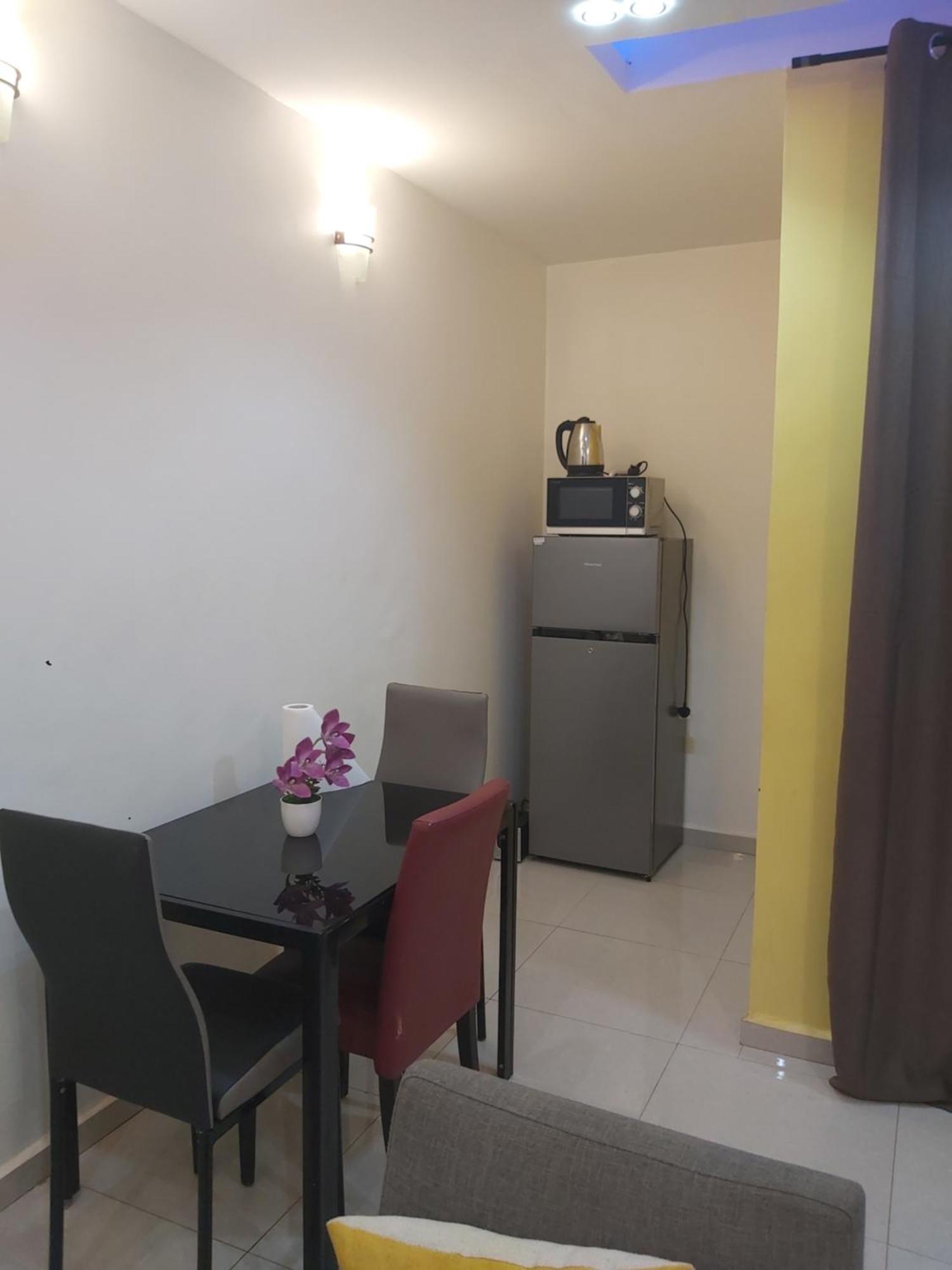 Hotel Appart B4U - Etoudi Yaoundé Exteriör bild