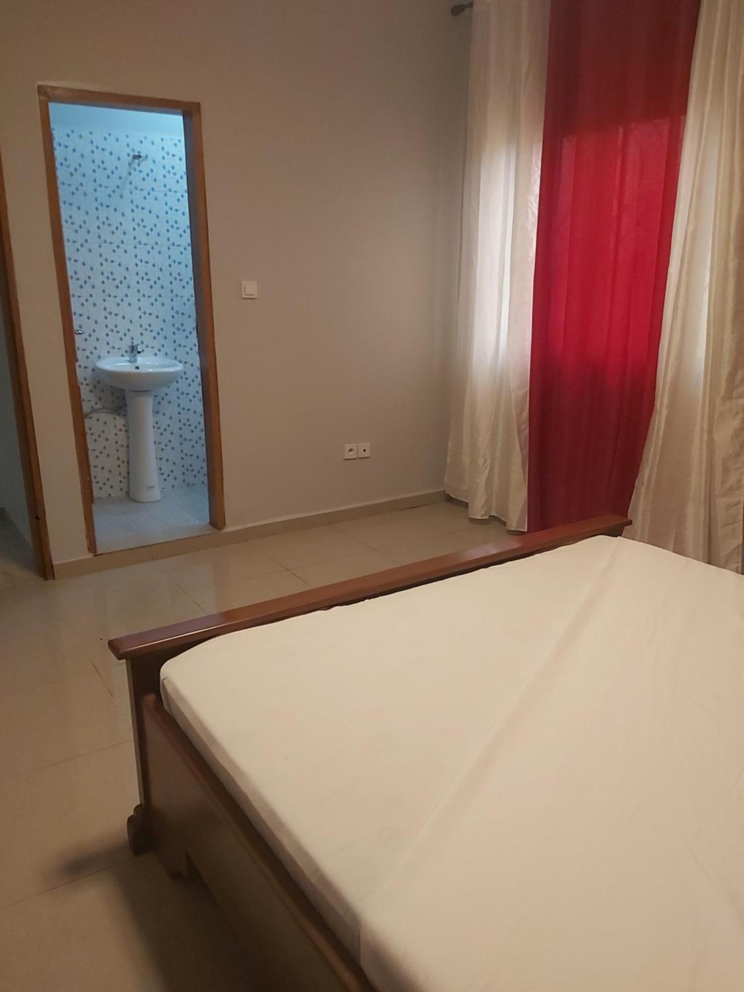 Hotel Appart B4U - Etoudi Yaoundé Exteriör bild